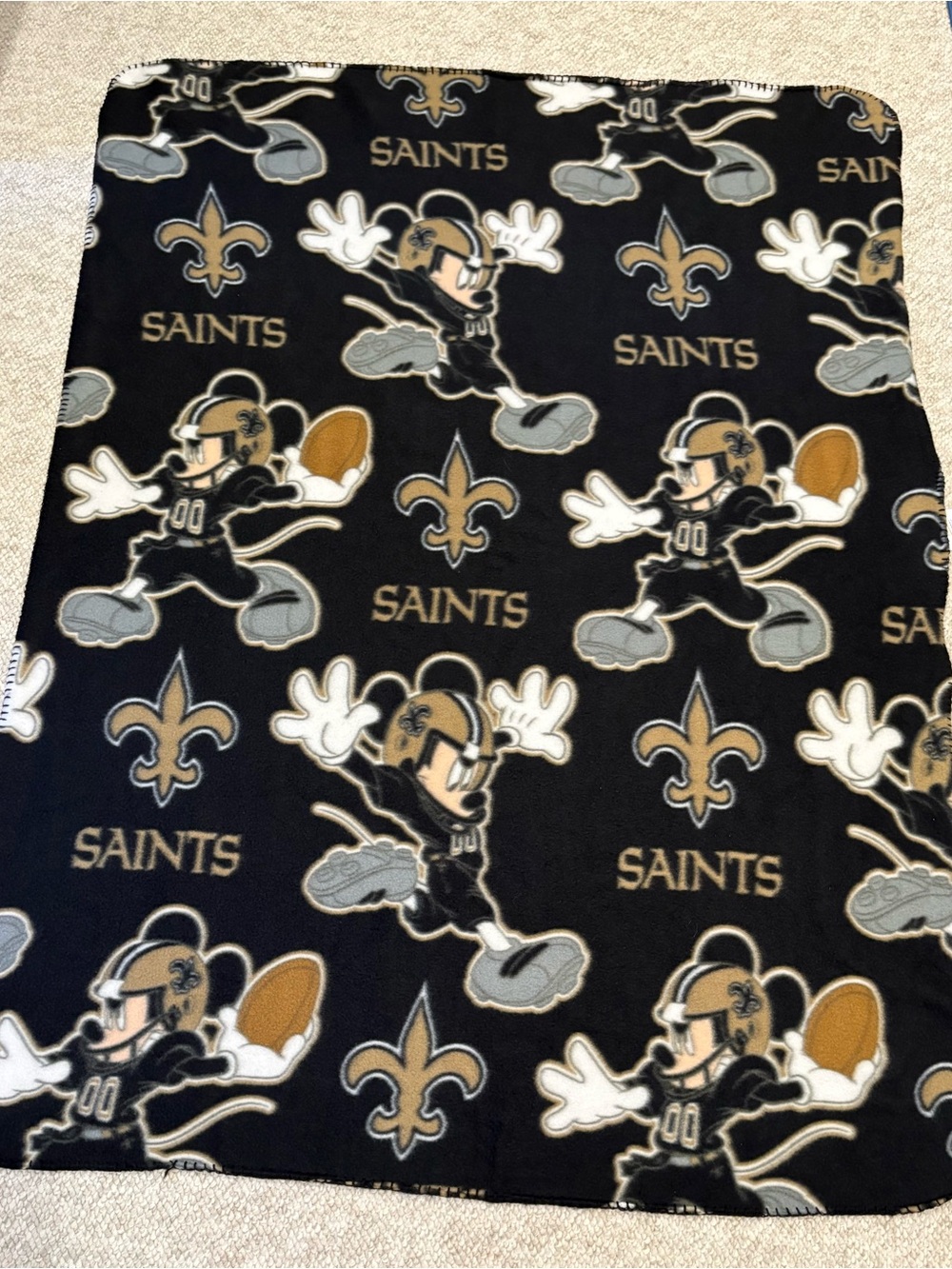 Disney Mickey Mouse New Orleans Saints NFL Fleece Throw Blanket Black Gold